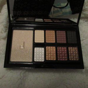 Doucce Freematic Eyeshadow Pro Palette
